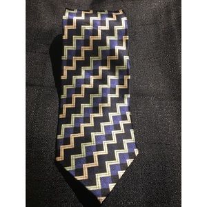 🔴JUST REDUCED🔴 Stunning Kilburne & Finch Tie